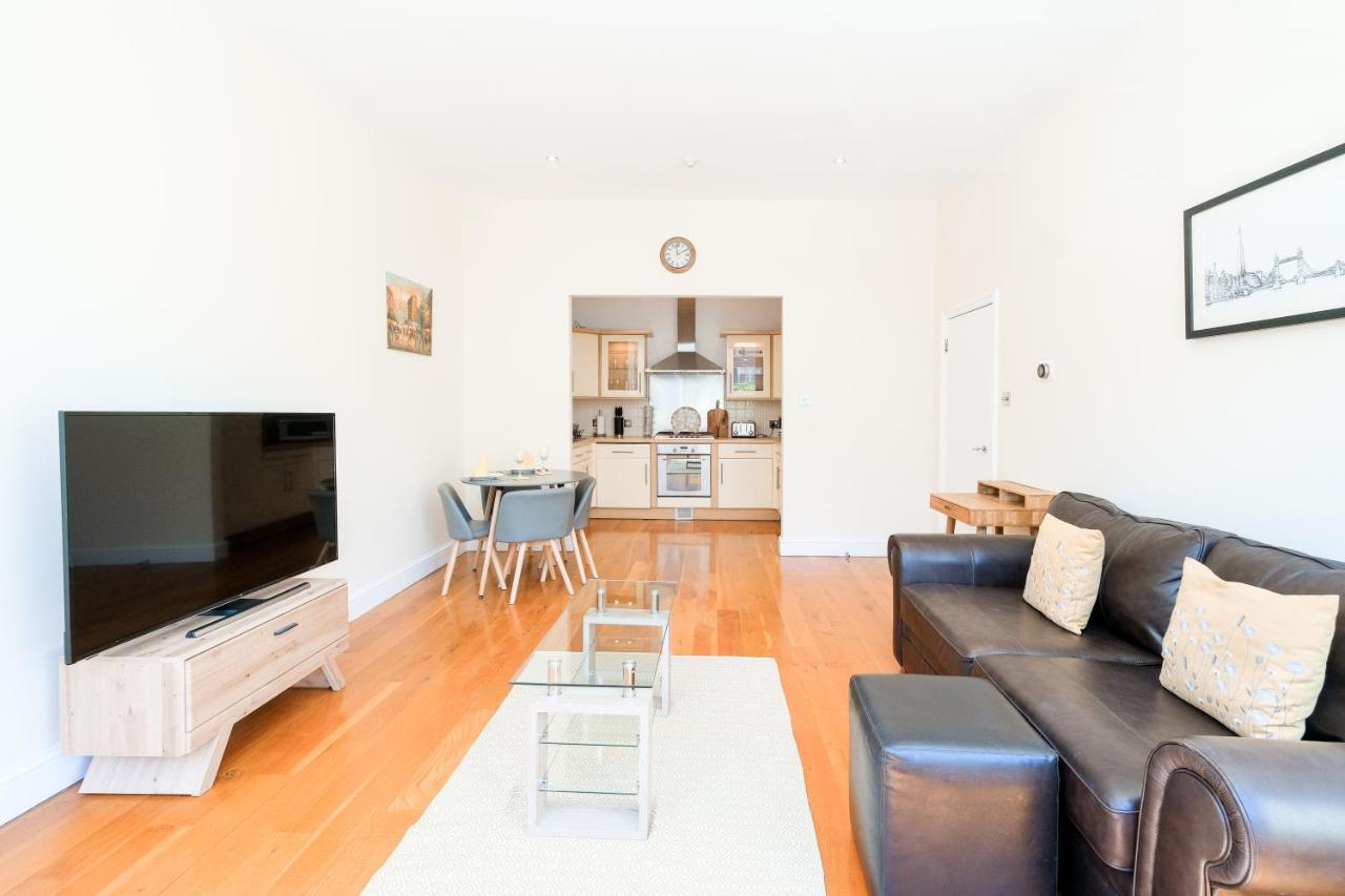 Lovely 2 Bed Flat In Canal Side Gated Development Londres Exterior foto